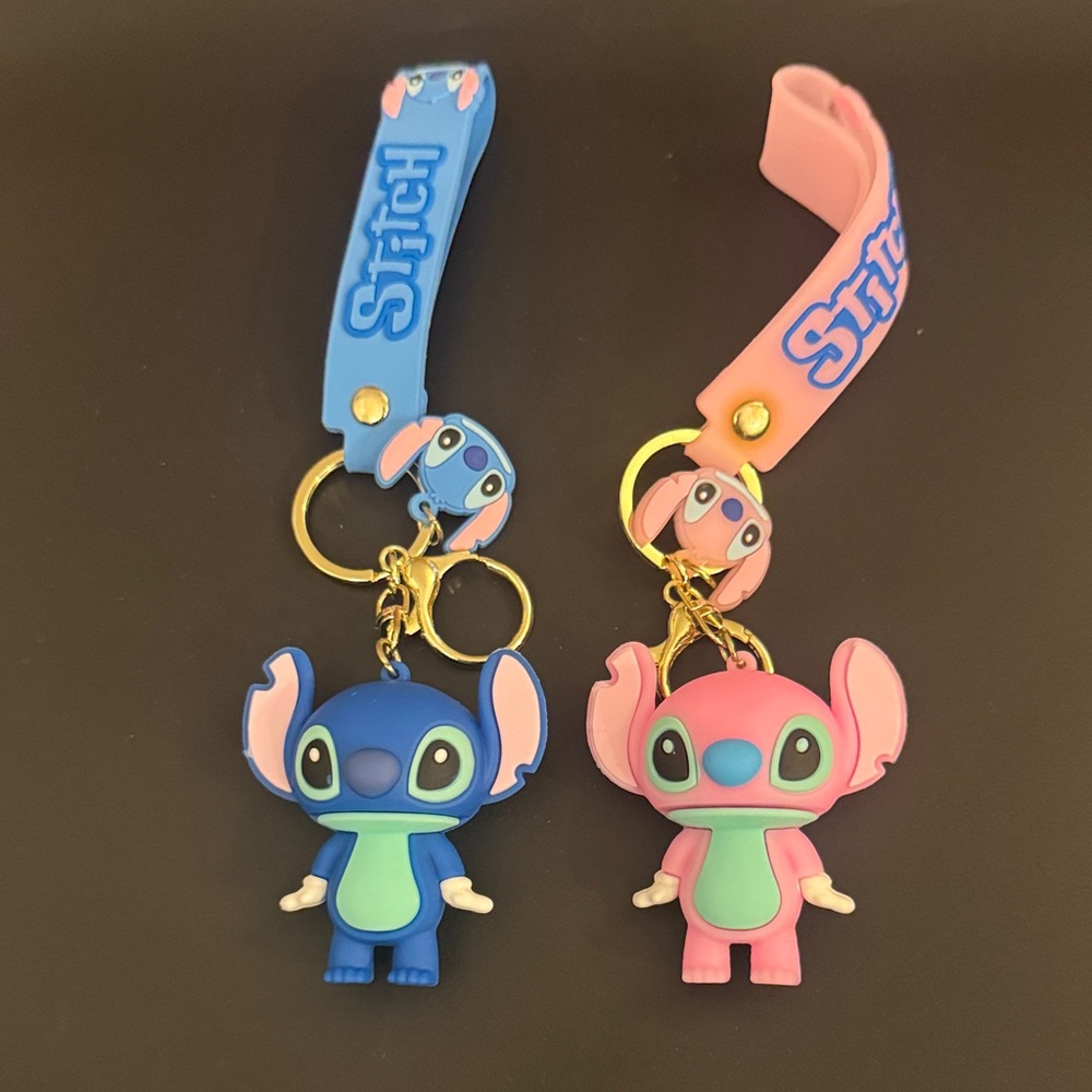 NEW 4D Stitch pink blue Keychain Set